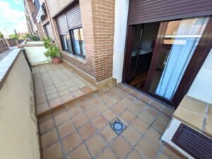 Balcón Casa con Piscina en el Polígono El Prado