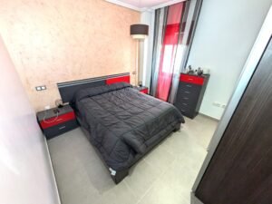 Habitación Piso Reformado con Garaje y Trastero