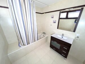 Baño Casa con Piscina en el Polígono El Prado